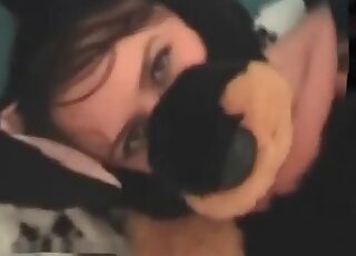 Importunate dog goes for a hottie’s pussy and wants to bang it hard