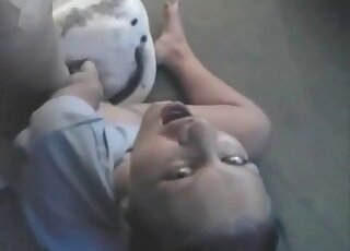 Agile mature gets real orgasmic pleasure of zoo sex with a dog